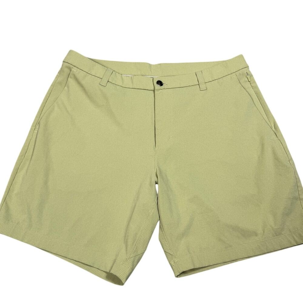 Lululemon Mens Size 34 Commission Classic-Fit Short 7" *Ventlight